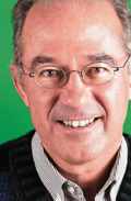 Luc R&eacute;gnault re&ccedil;oit le Prix Ch&eacute;reau-Lavet